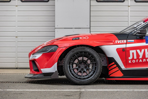 Много карбона, мало веса и рулевая рейка от BMW: тюнинг Toyota Supra A90 для RDS GP