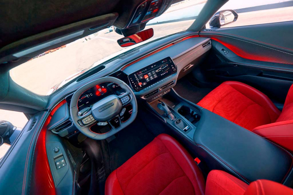 Электрический Dodge Charger Daytona получил пятидверную модификацию
