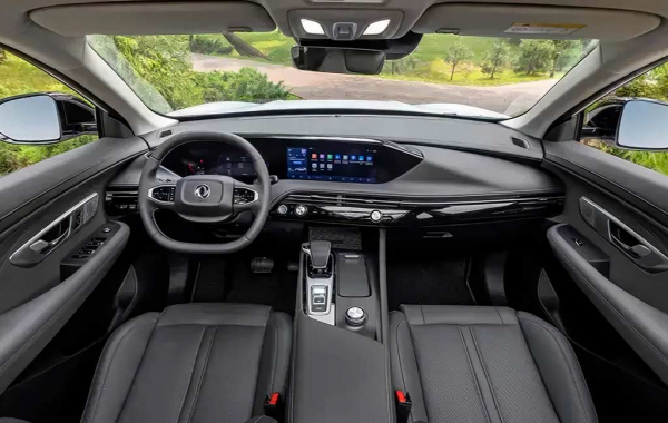 Для России анонсирован Dongfeng Huge: старший &laquo;брат&raquo; кроссовера Mage