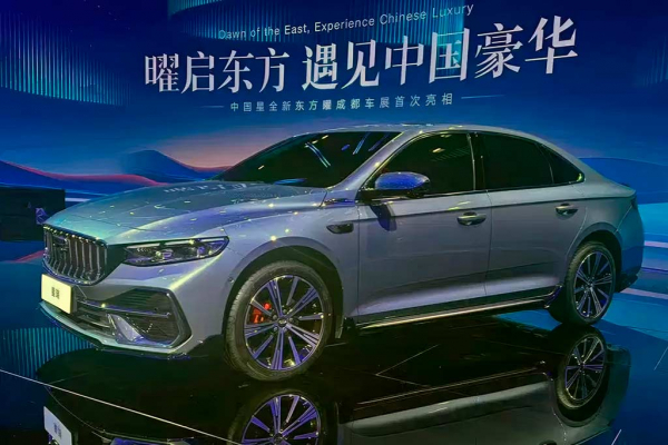 Рестайлинговый вариант седана Geely Preface стал мощнее и обзавелся автоматом