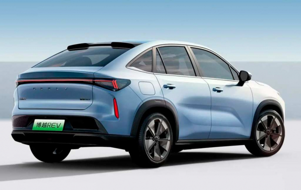 Компания Geely представила гибридный купеобразный кроссовер Boyue REV