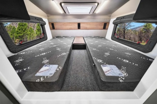 Winnebago представила позашляховий автодом Arka на базі Ram 5500