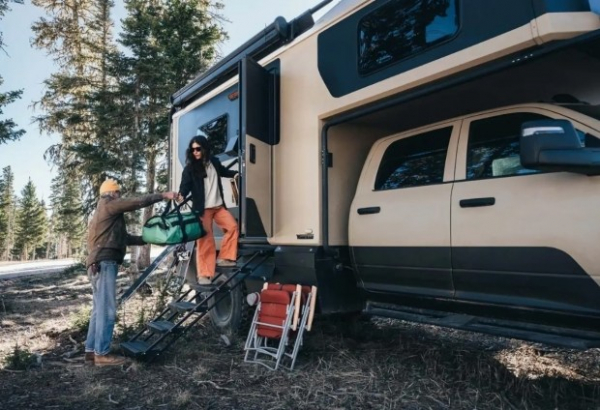 Winnebago представила позашляховий автодом Arka на базі Ram 5500
