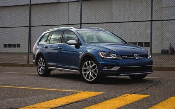VW подтвердила выпуск универсала на базе Golf нового поколения
