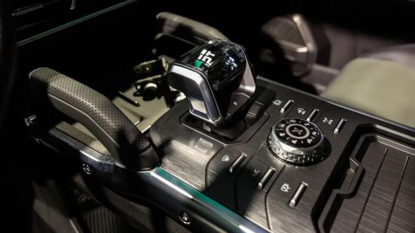 Механика с душой: как Ferrari, Pagani и Jaguar превратили переключение передач в искусство