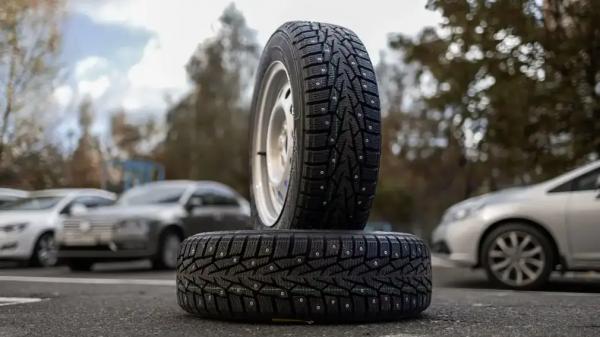 Когда нужно доставать зимние автошины: эксперт всё объяснил